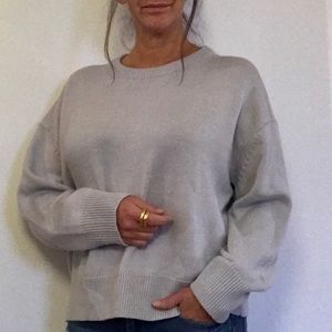 naïf Sweater in soft grey knit
